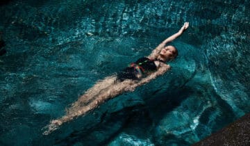 Chlore Swimwear fait dialoguer nage et musique