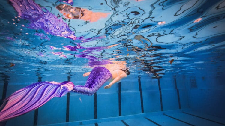 Nuit Blanche 2026 : un arrêt à Sirénocturne d&rsquo; Annette Messager à la piscine Château landon